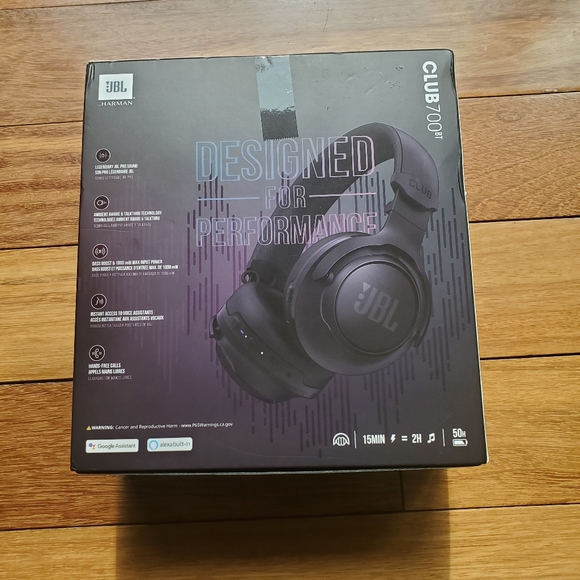 NEW JBL Club 700BT Wireless On-ear Headphones - Picture 8 of 11